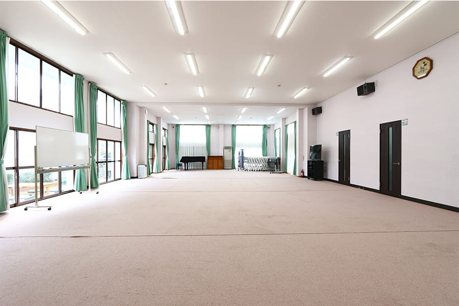 100畳のホール施設