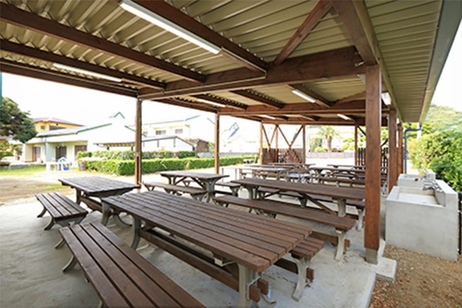 屋根付きBBQ場
